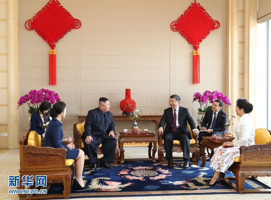 1月8日，中共中央總書記、國家主席習近平同當日抵京的朝鮮勞動黨委員長、國務委員會委員長金正恩舉行會談。這是1月9日，習近平在北京飯店會見金正恩。