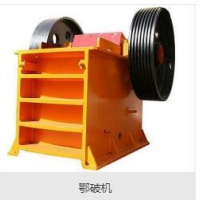 淄博龙建机械介绍颚式破碎机的分类如下