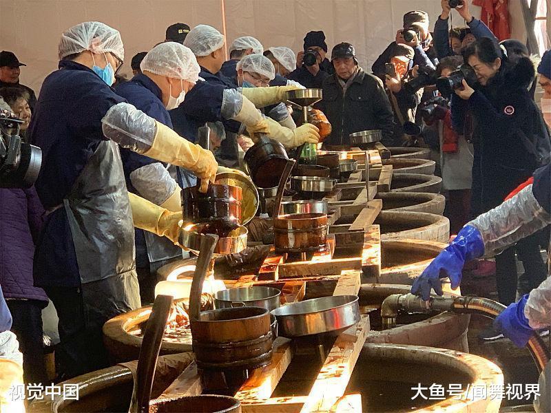 持续30年壮观场面，上万人彻夜排队只为打酱油，日销100多吨