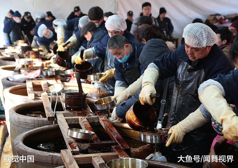 持续30年壮观场面，上万人彻夜排队只为打酱油，日销100多吨