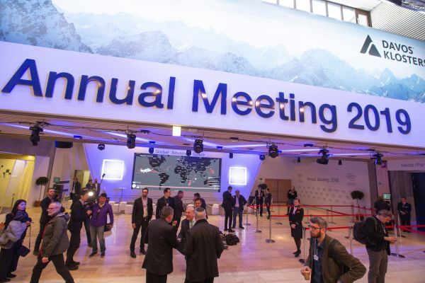 这是1月25日在瑞士达沃斯拍摄的世界经济论坛年会主会场达沃斯会议中心。