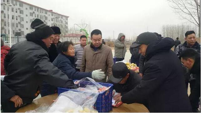 任丘石门桥张村“众人拾柴火焰高 齐心协力过大年”爱心公益活动