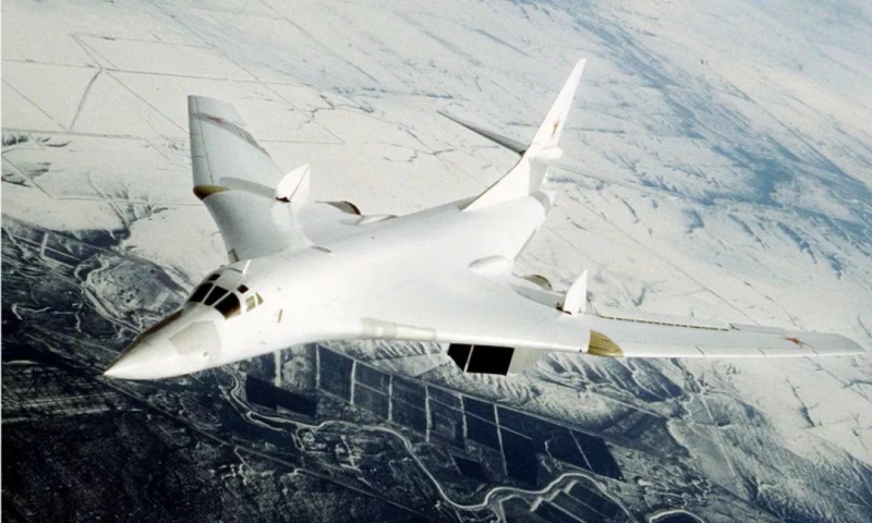 外交抗议一万次，不如它翅膀煽动一次：俄军购50架图160轰炸机