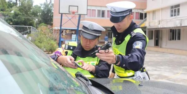 克隆路虎街头同时现身 警方查出两车主还是兄弟