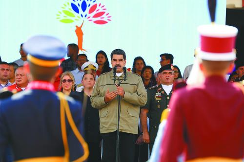 5日，委内瑞拉总统马杜罗在出席已故总统查韦斯逝世六周年纪念仪式上发誓要打败试图发动政变的“疯狂少数派”。