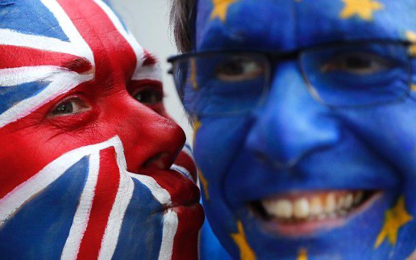欧盟同意延至5月22日脱欧 百万英国人请愿促留欧