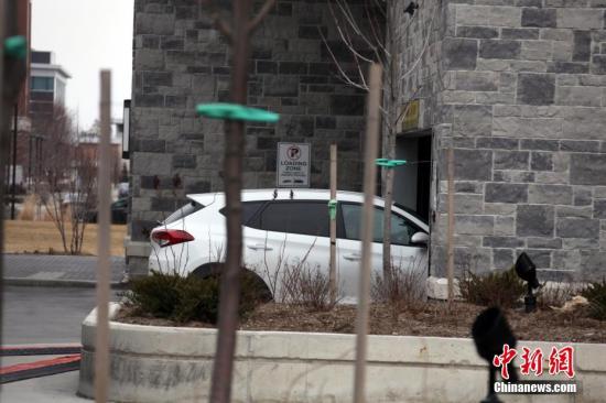 资料图:当地时间3月23日傍晚,在加拿大大多伦多地区华人聚居的万锦市(Markham),一名22岁中国男性留学生在所住公寓楼的地下车库遭绑架。图为记者24日拍摄的案发公寓地下车库出入口。中新社记者 余瑞冬 摄 资料图:当地时间3月23日傍晚,在加拿大大多伦多地区华人聚居的万锦市(Markham),一名22岁中国男性留学生在所住公寓楼的地下车库遭绑架。图为记者24日拍摄的案发公寓地下车库出入口。中新社记者 余瑞冬 摄