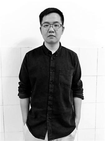 孪生弟弟出生死亡10年后现身 男子:护士说是死胎