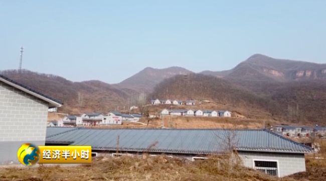 河南扶贫房墙砖一掰就碎 政府为糊弄检查干这事