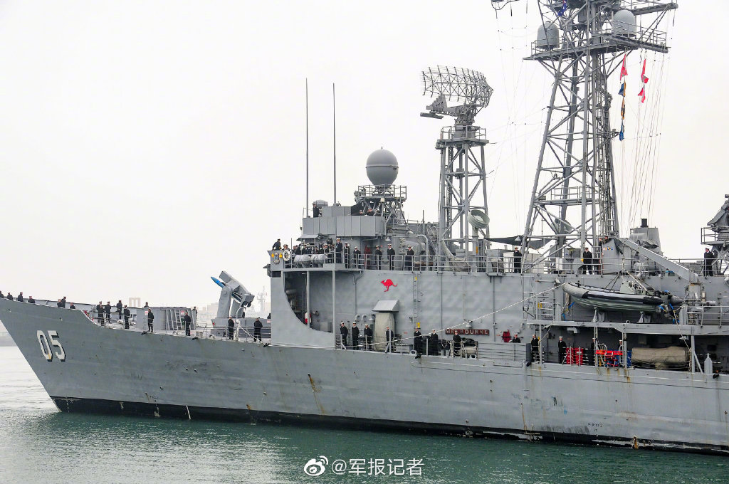 中国海军055大驱海上航行画面首公开 已涂舷号101