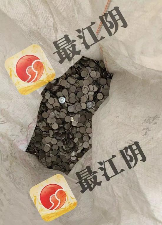 ▲张先生准备的钱币