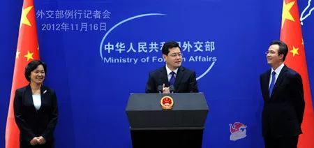 华春莹任外交部新闻司司长:大学没谈恋爱 喜欢网球