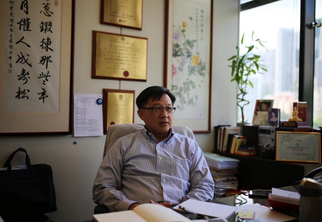 香港祖坟被捣毁立法议员:我更想做完整的中国人