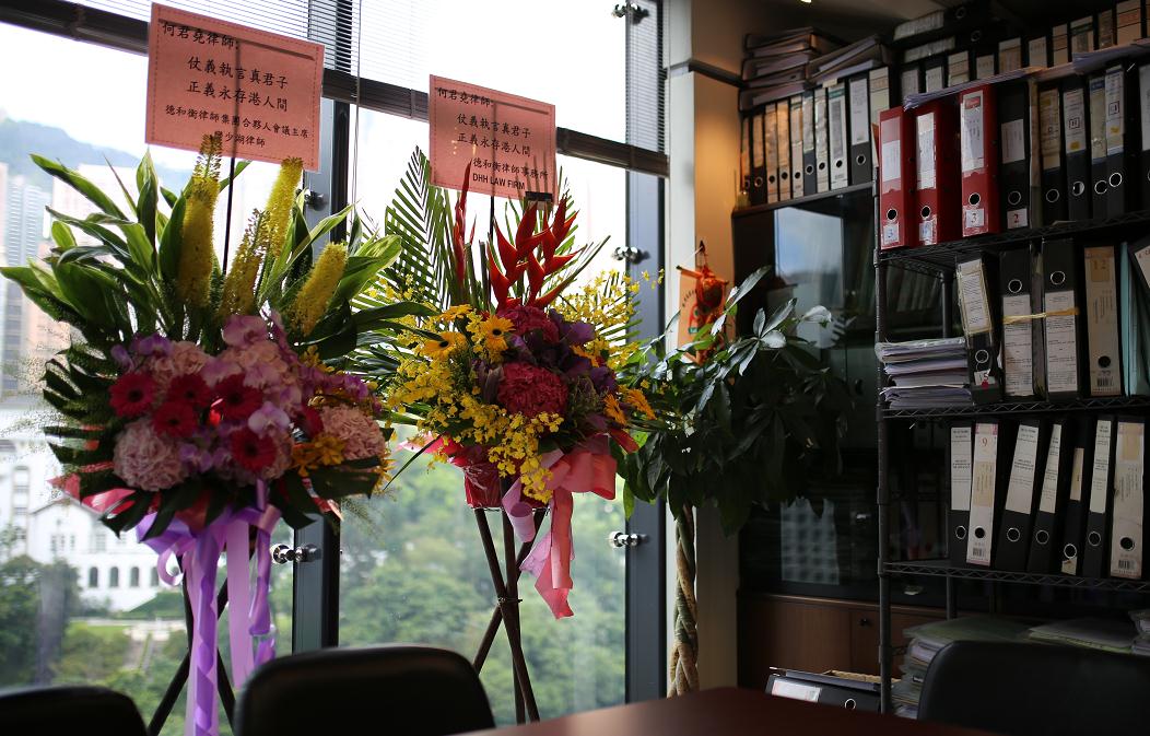 香港祖坟被捣毁立法议员:我更想做完整的中国人