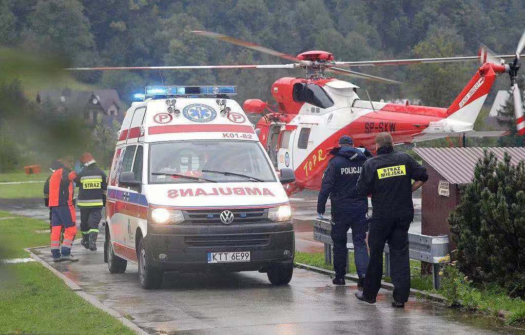 波兰多地发生雷电击中游客事故 已造成4死30伤