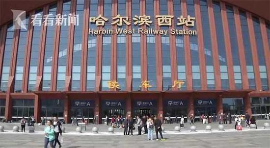 大妈强迫他人摸自己肚子拍下照片敲诈 这回栽了