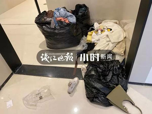 商场洗手间被网红霸占拍照 保洁阿姨:走都没法走