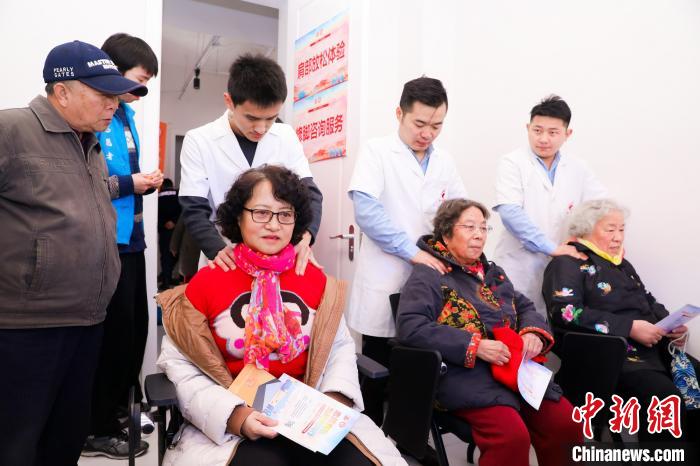 “志愿有我 与时代同行”——2019年国际志愿者日主题活动在京启动。北京市民政局供图 “志愿有我 与时代同行”——2019年国际志愿者日主题活动在京启动。北京市民政局供图
