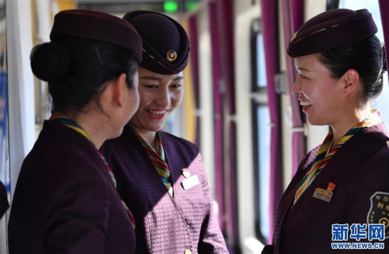 （新春走基层）（4）高原上的藏族女列车长——贡久曲珍