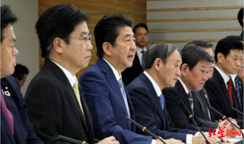 2月13日，在新型冠状病毒感染症对策本部会议上发言的日本首相安倍晋三（图据《日经新闻》）