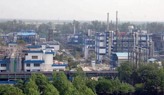 △印度北部城市昌迪加尔的一家制药工厂（图源：AFP）