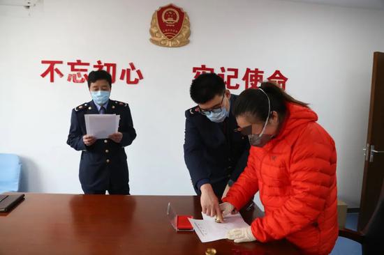 当事人签收行政处罚决定书