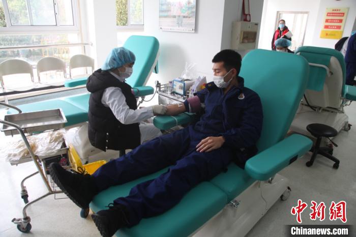 上海血库储血量紧张消防救援队无偿献血2万毫升