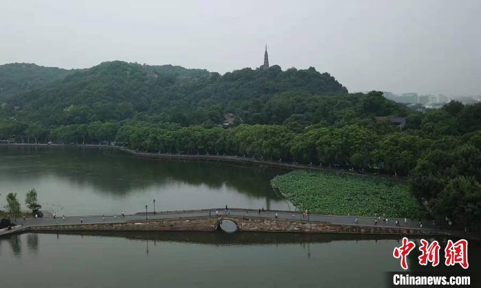 杭州西湖景区。 王刚 摄