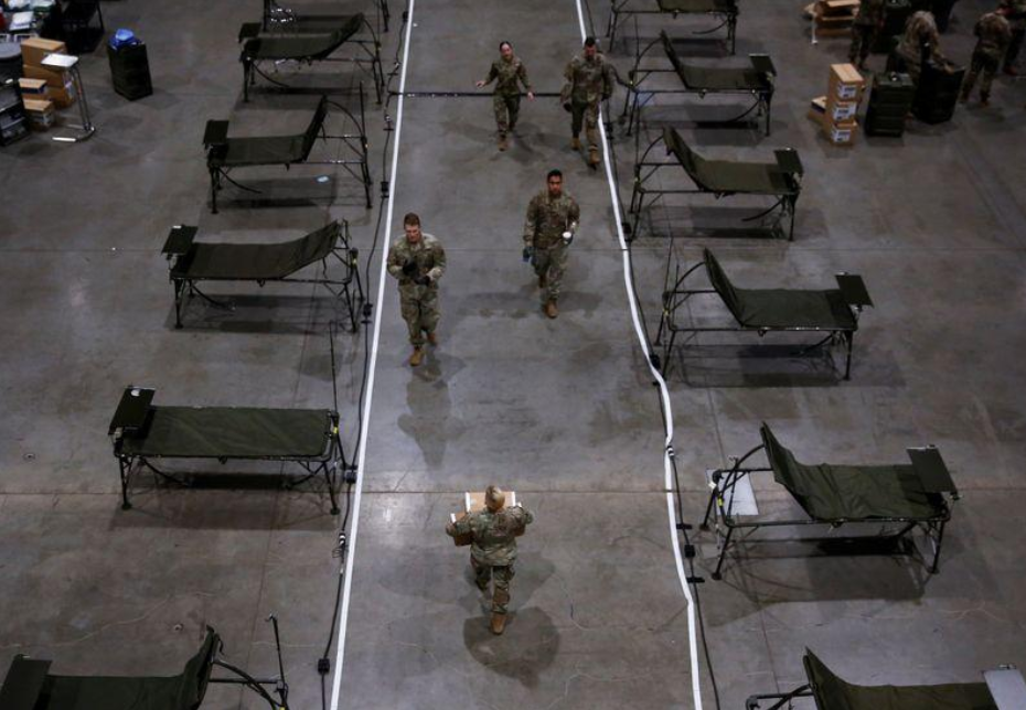 4月1日，美军在西雅图市搭建一所野战医院，以缓解病床紧张。（路透社）