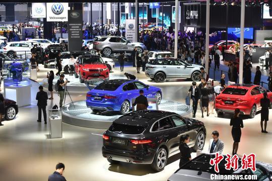 资料图：2019年第二十二届成都国际车展现场。 张浪 摄