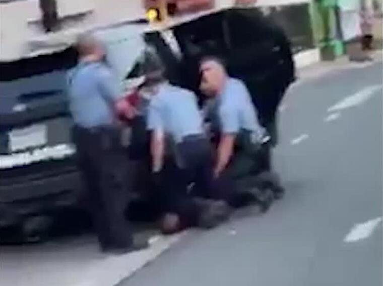 美国“黑人之死”事件4名涉事警察均被拘留