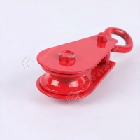 ​滑车能减少牵引力，不能改变拉力的方向