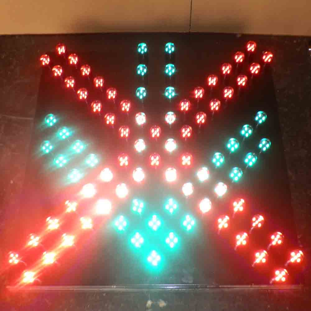 车道指示信号灯图片