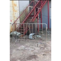 沈阳不锈钢铁马旋转腿护栏交通隔离栏定制LOGO厂家直销