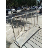 长春出租出售不锈钢铁马护栏 地铁铁马护栏排队围栏